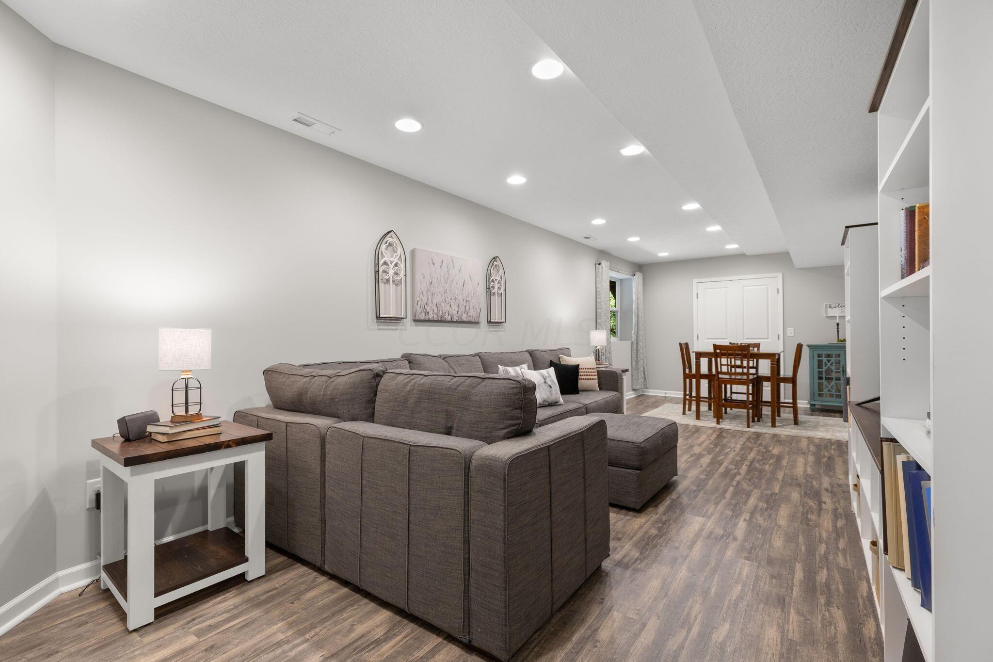 7689 Whitepine Ridge Court