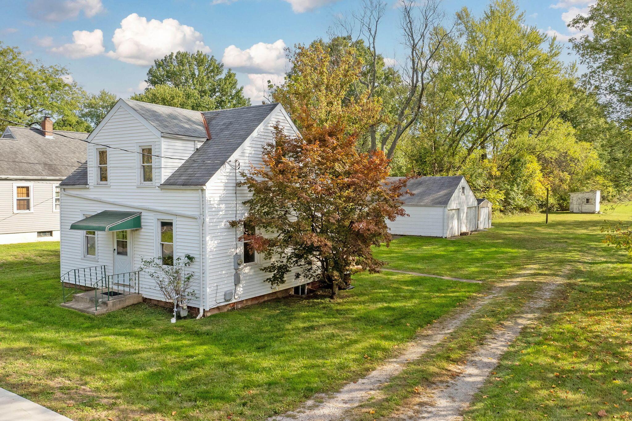 611 E College Avenue