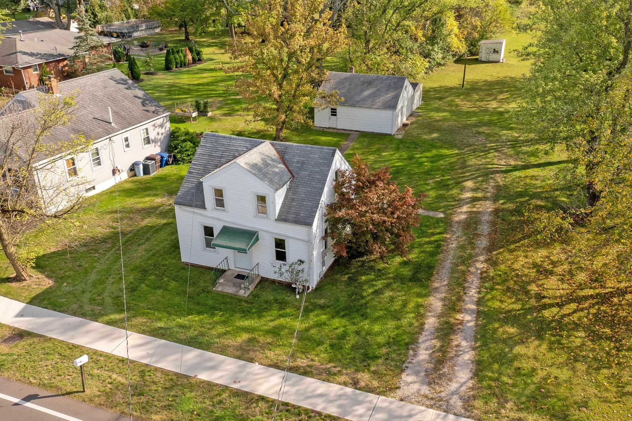 611 E College Avenue