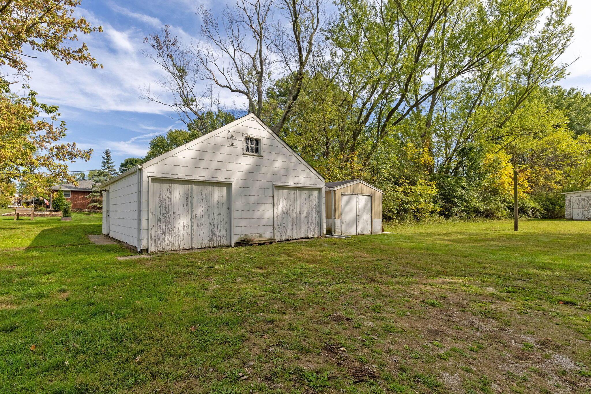 611 E College Avenue