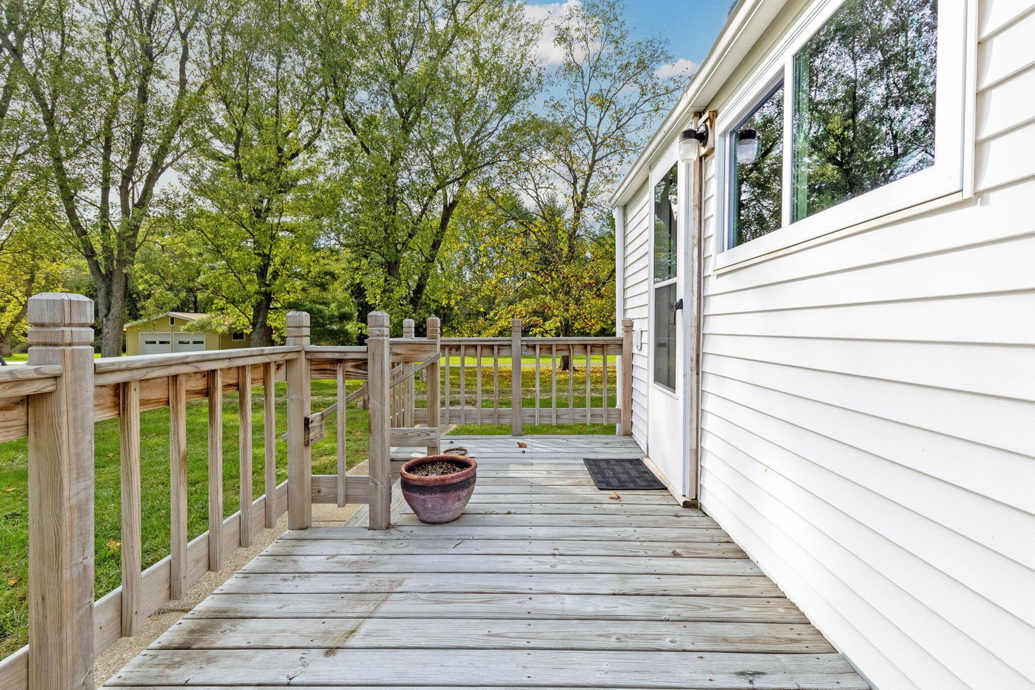 611 E College Avenue