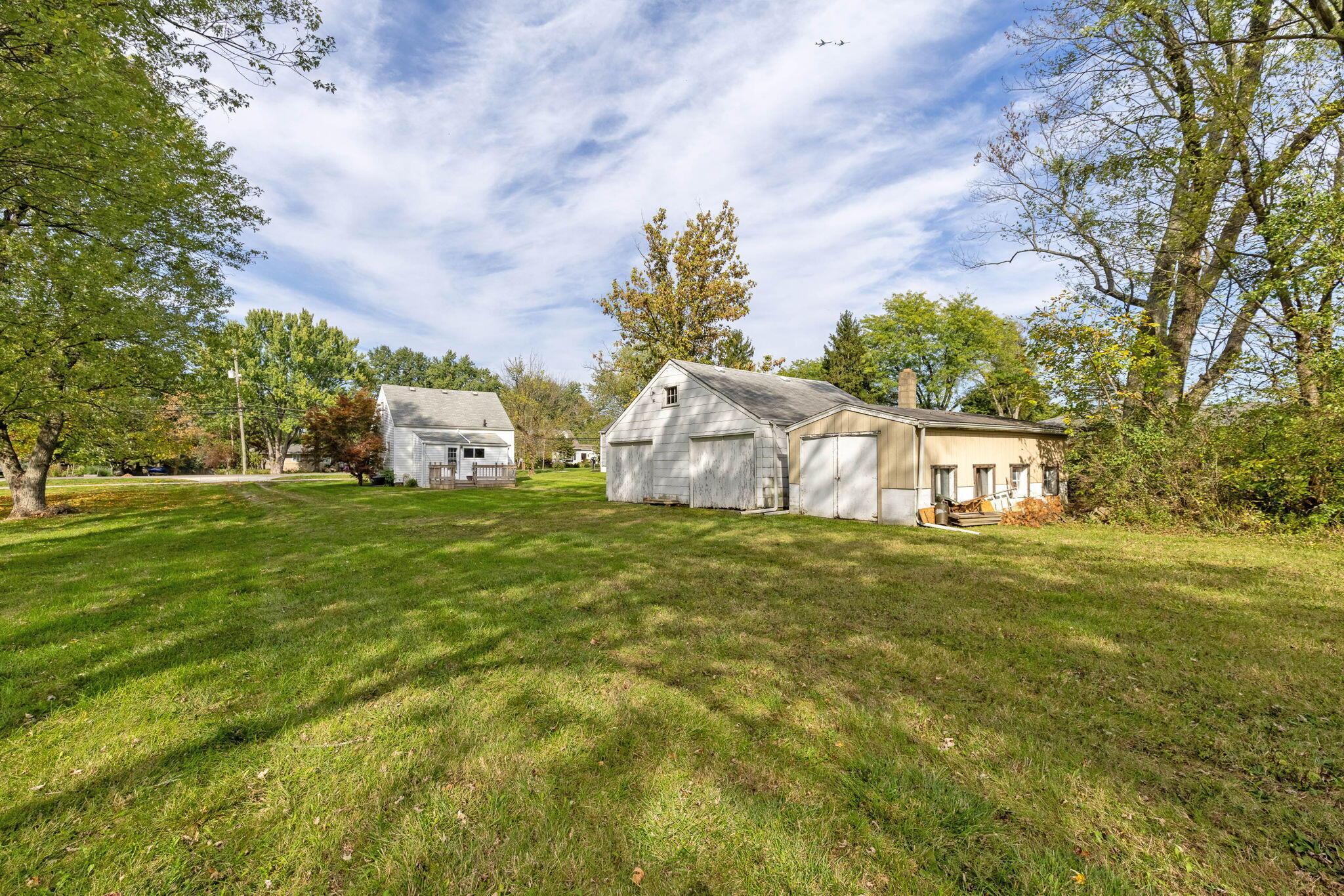 611 E College Avenue