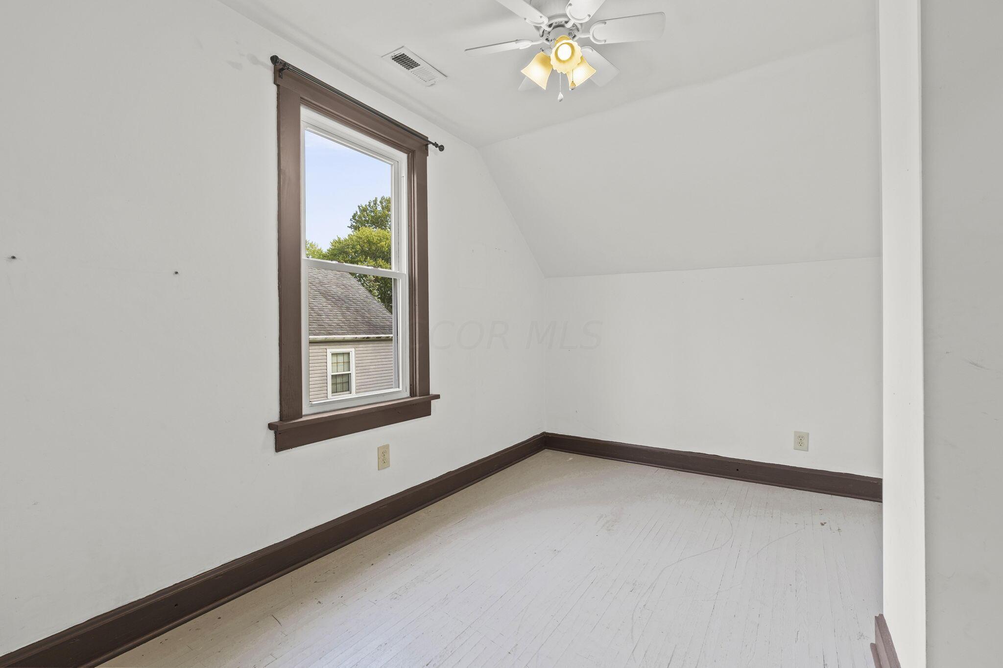 611 E College Avenue