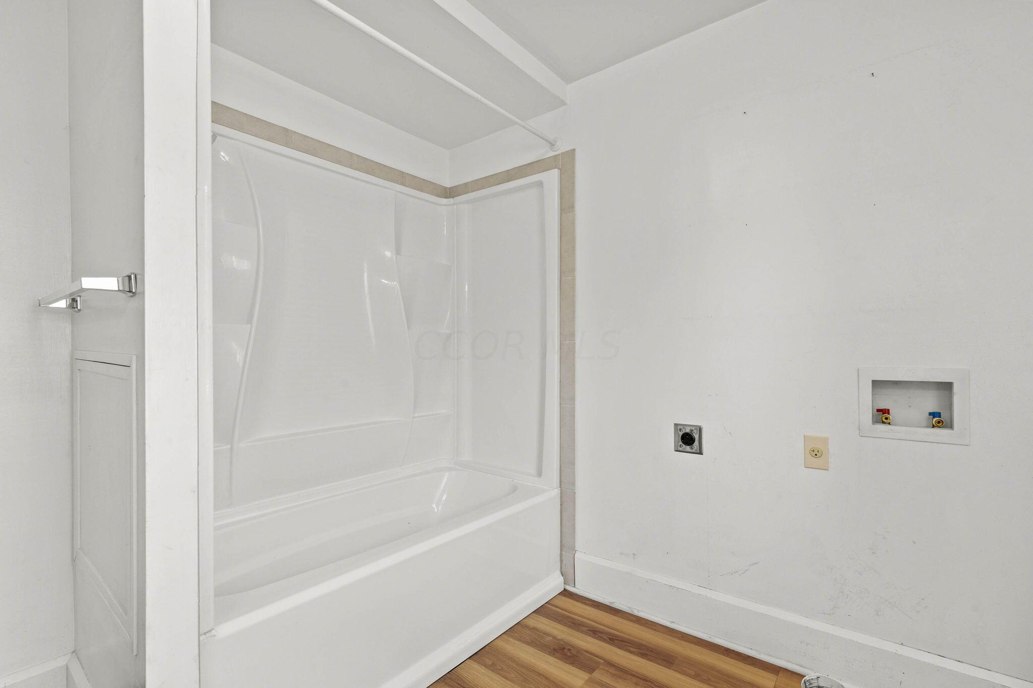 611 E College Avenue