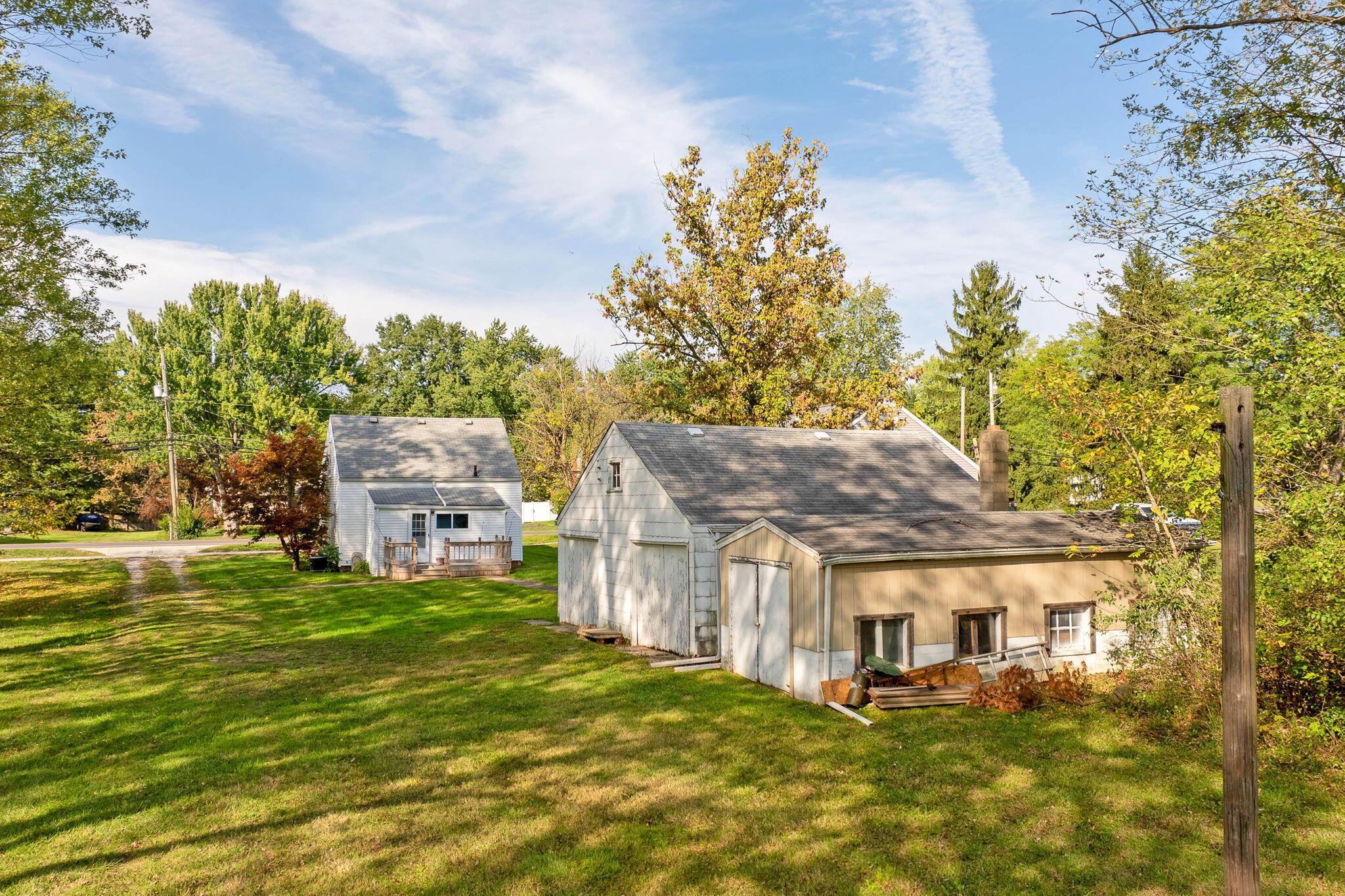 611 E College Avenue