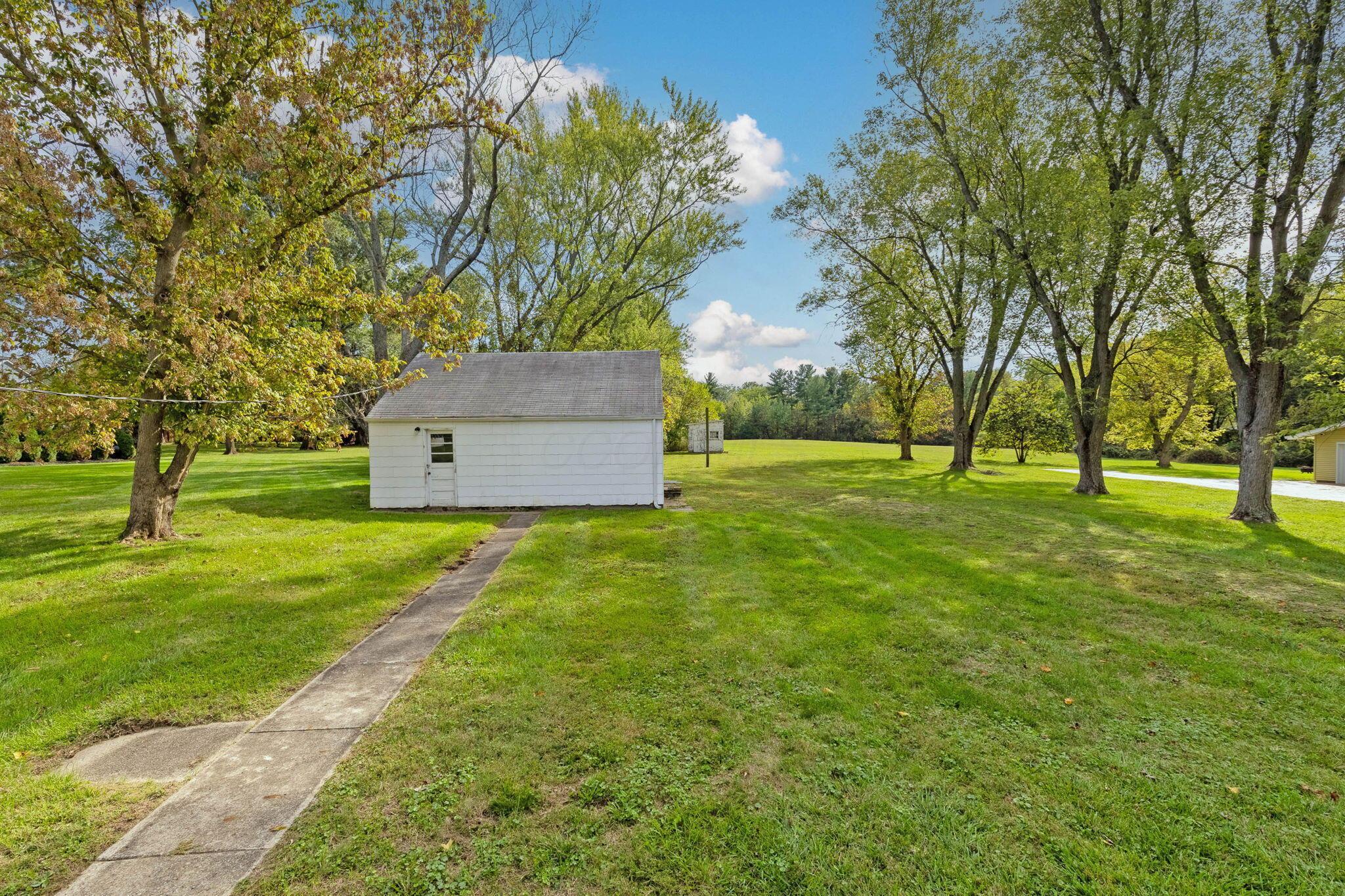 611 E College Avenue