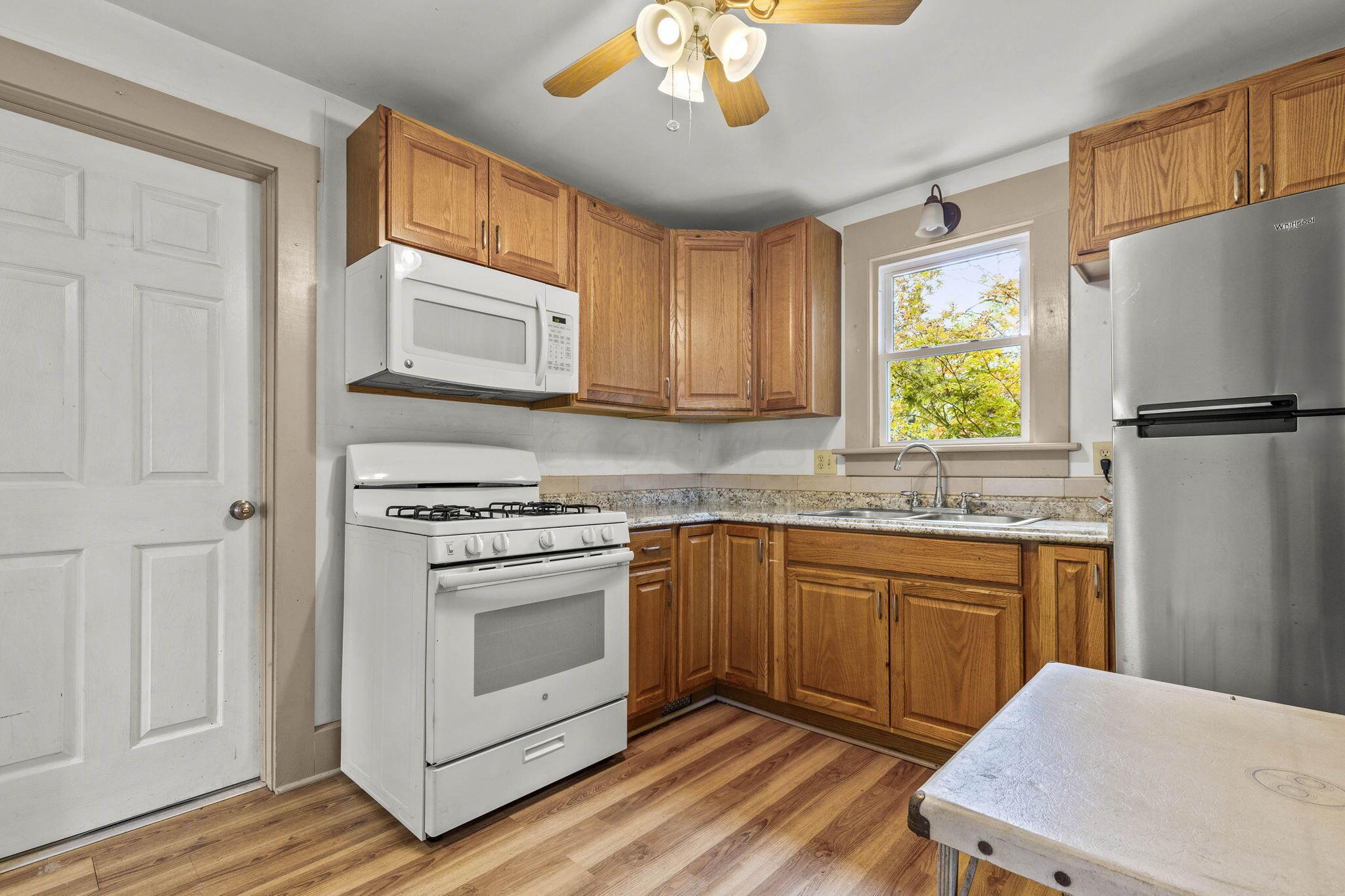 611 E College Avenue