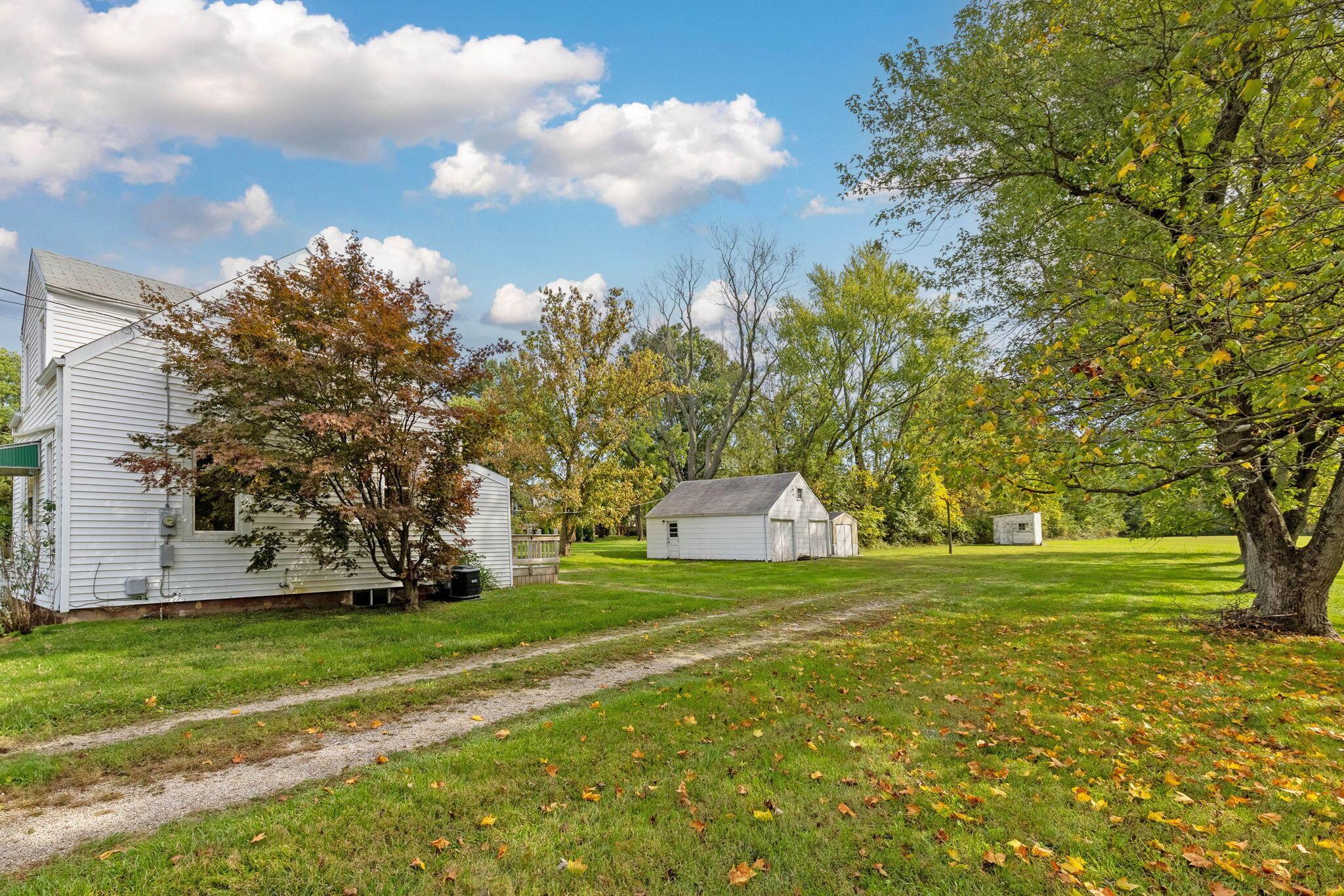 611 E College Avenue