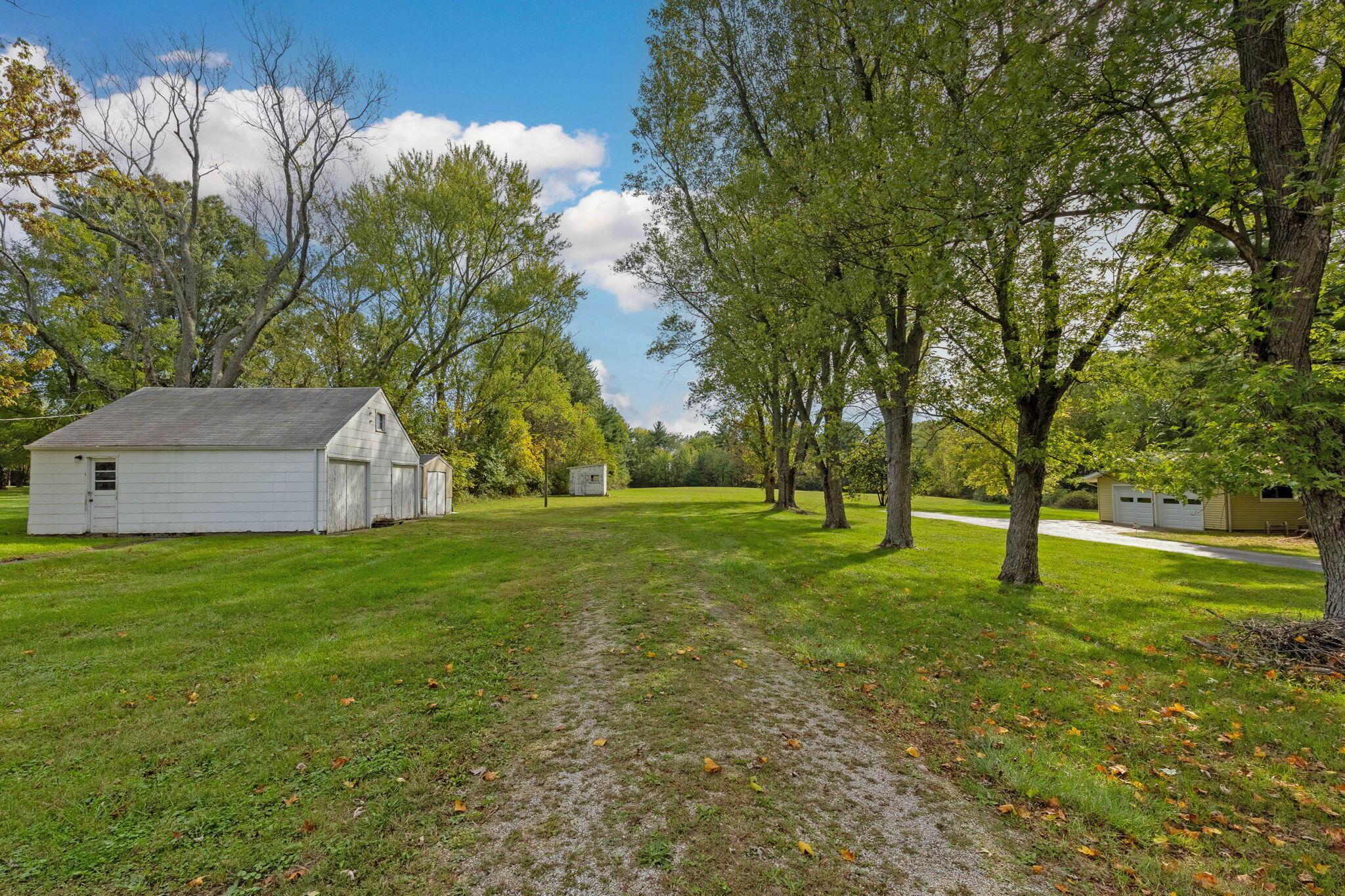 611 E College Avenue