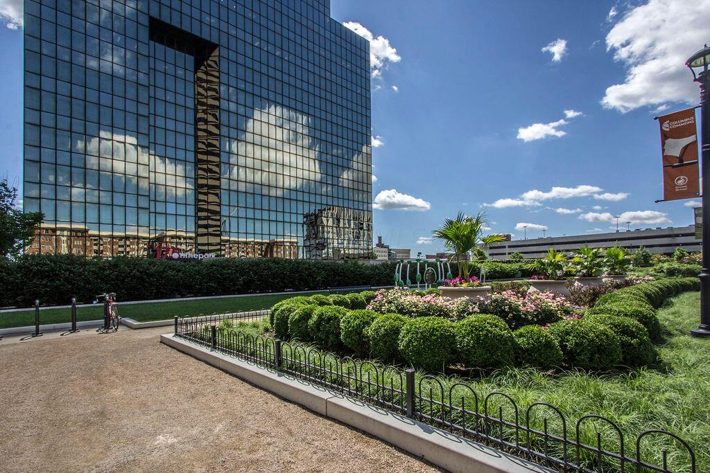 444 N Front Street, 207