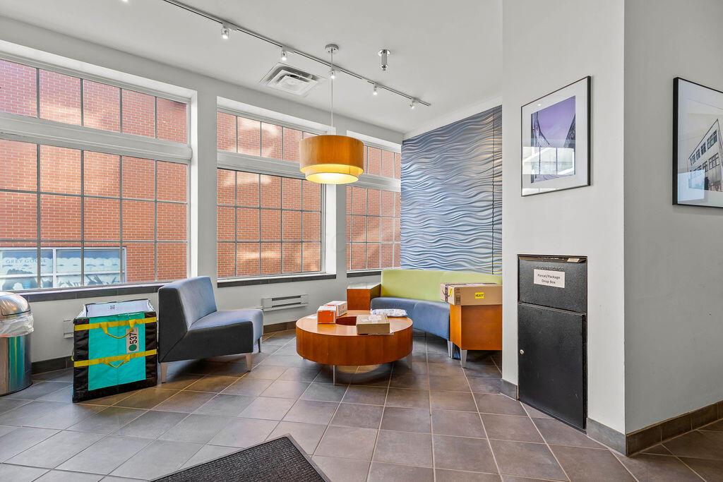 444 N Front Street, 207