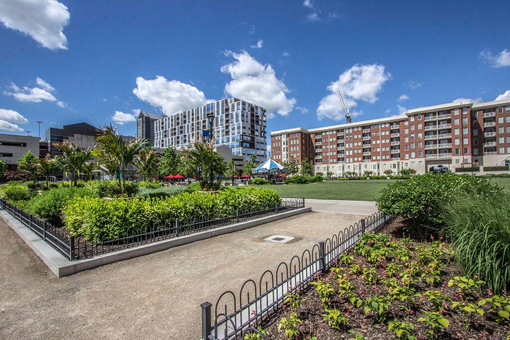 444 N Front Street, 207