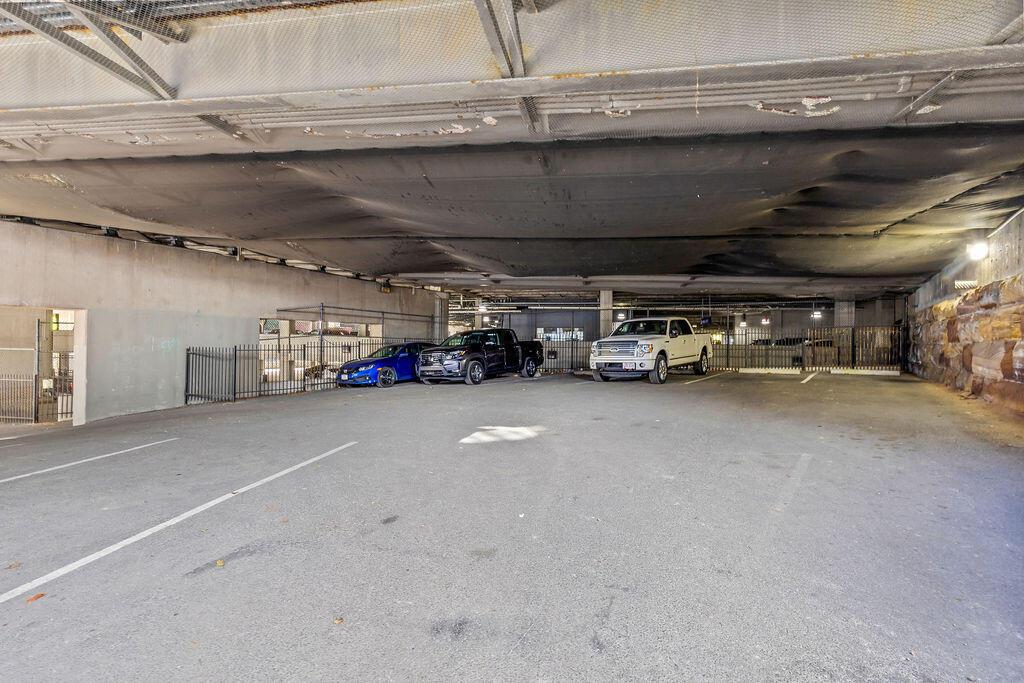 444 N Front Street, 207