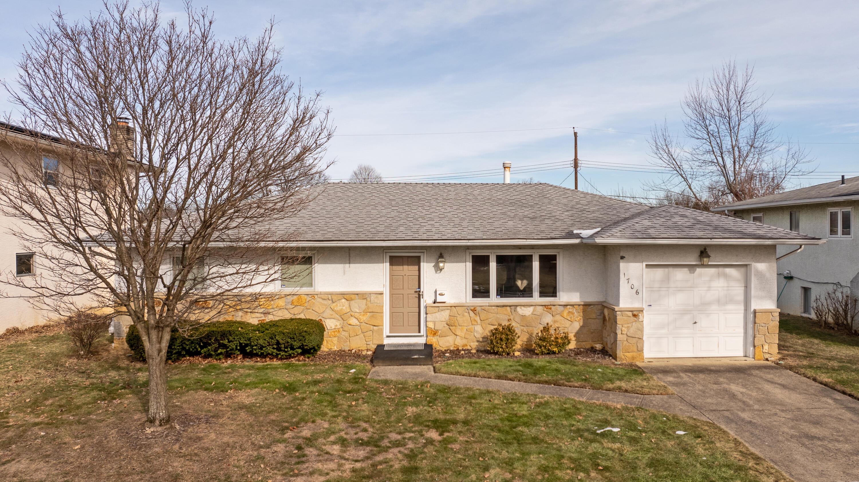 1706 Sugarmaple Drive