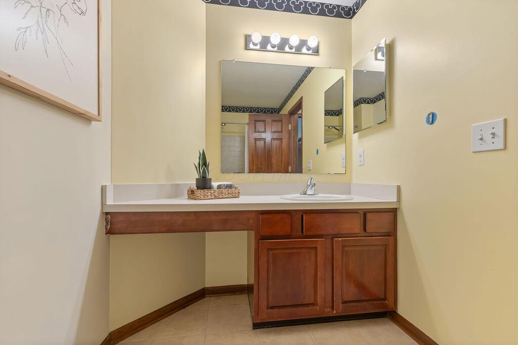 841 Lone Rise Drive W