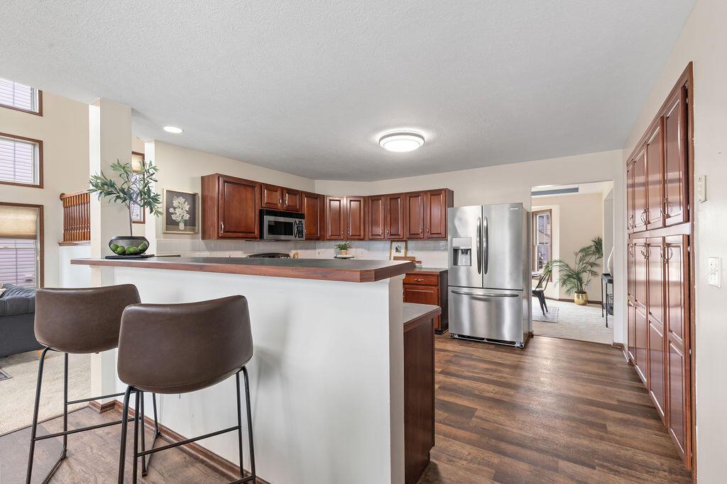 841 Lone Rise Drive W