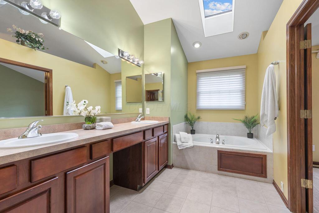 841 Lone Rise Drive W