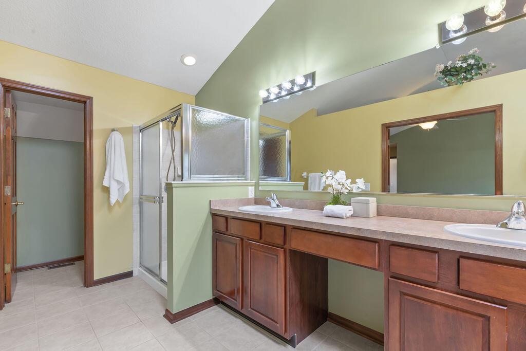 841 Lone Rise Drive W