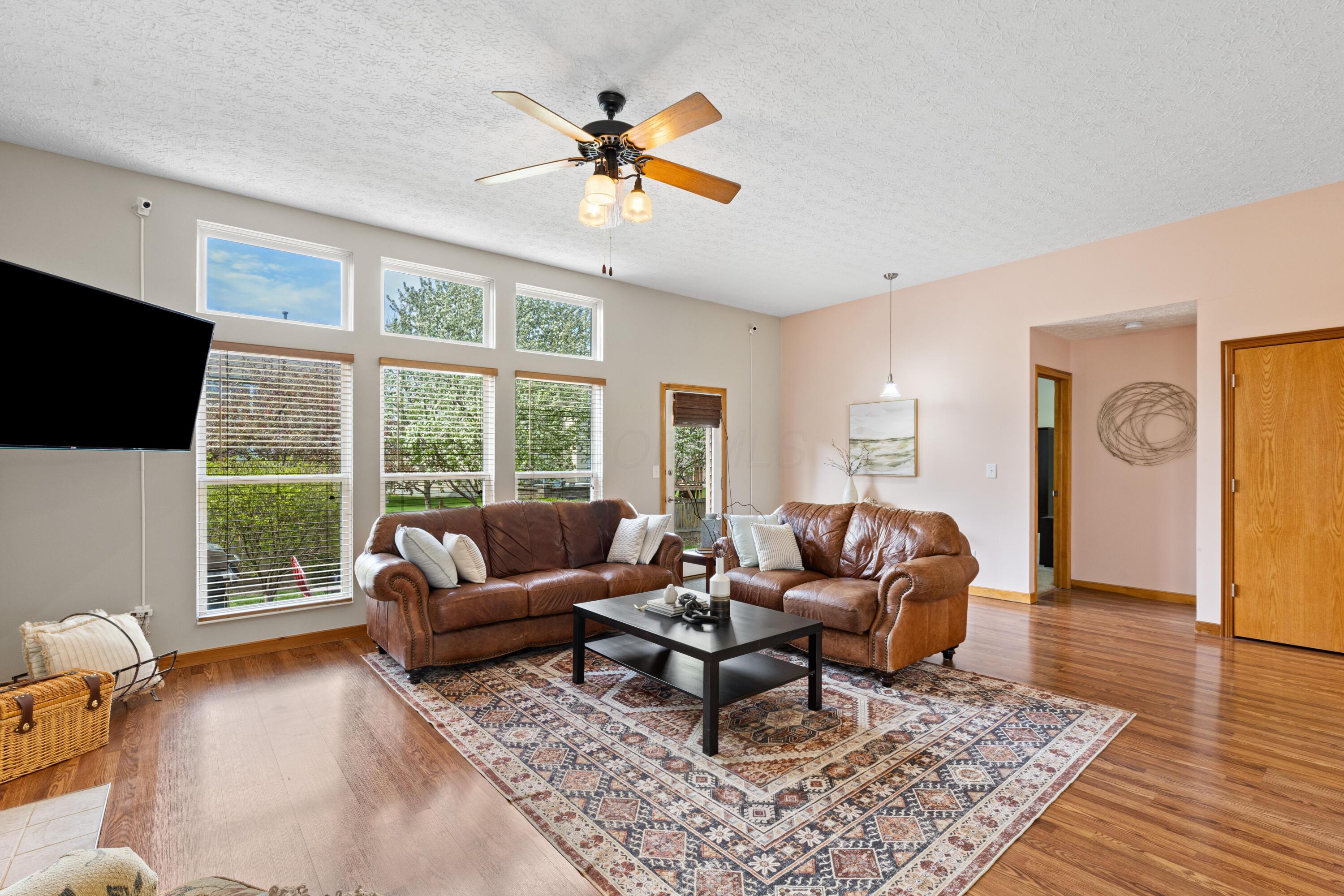 7976 Gladshire Boulevard