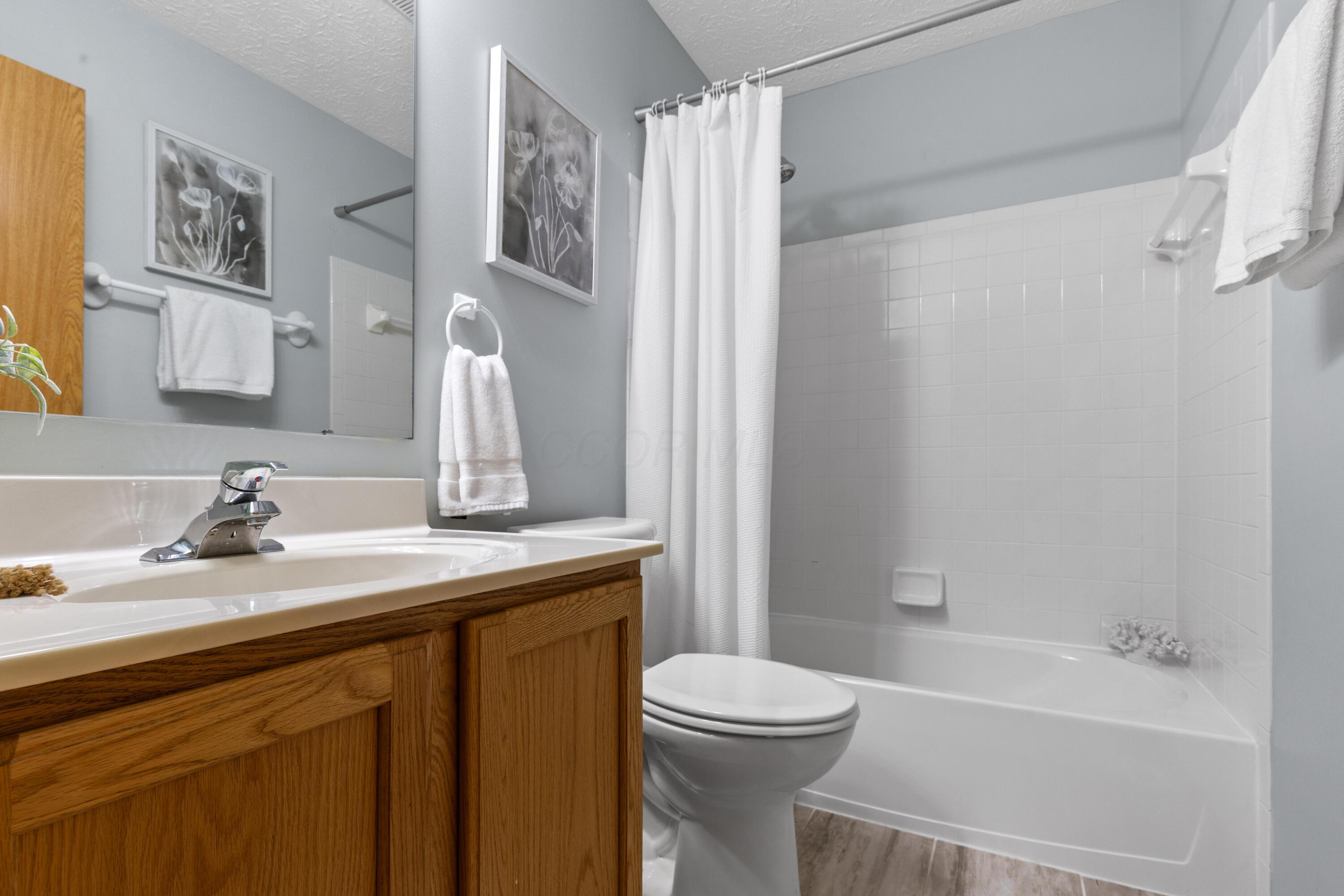 7976 Gladshire Boulevard