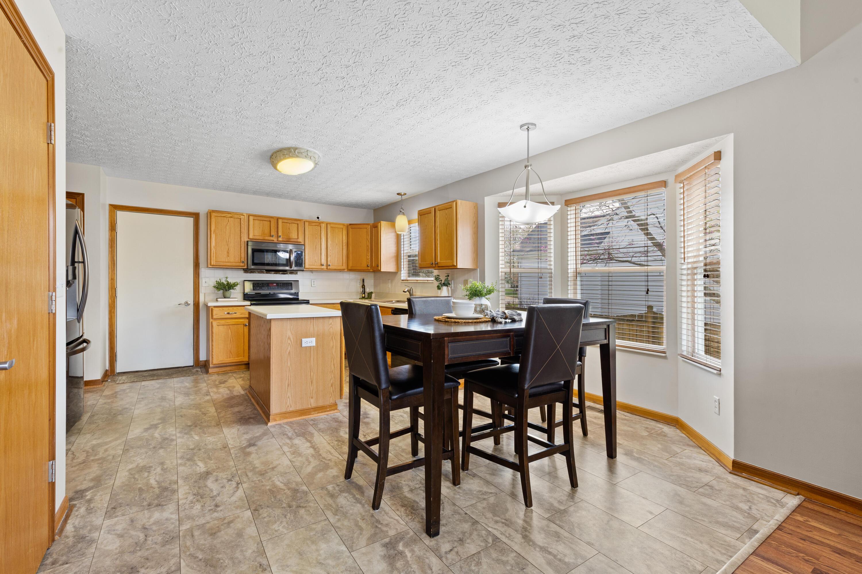 7976 Gladshire Boulevard