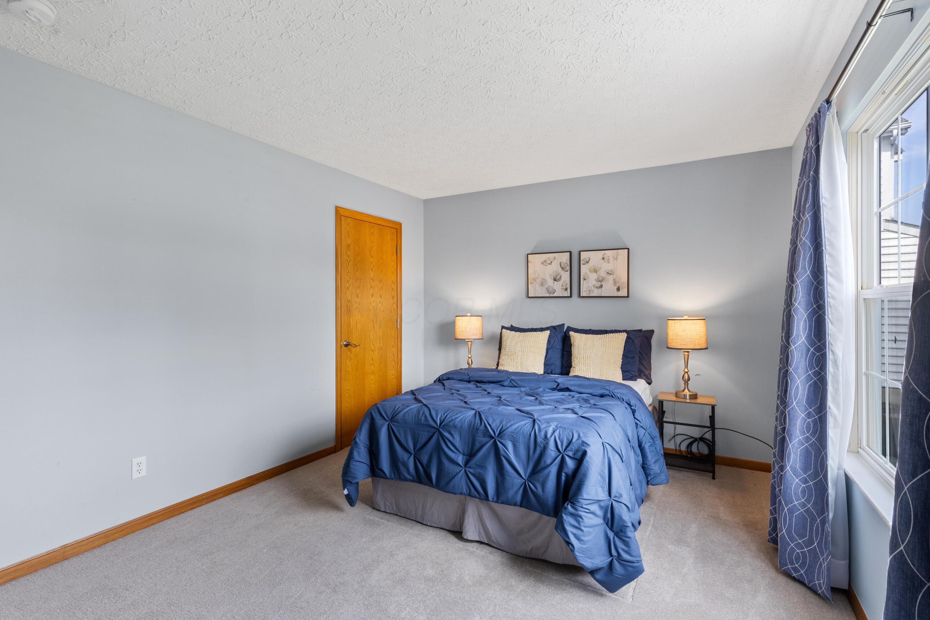 7976 Gladshire Boulevard