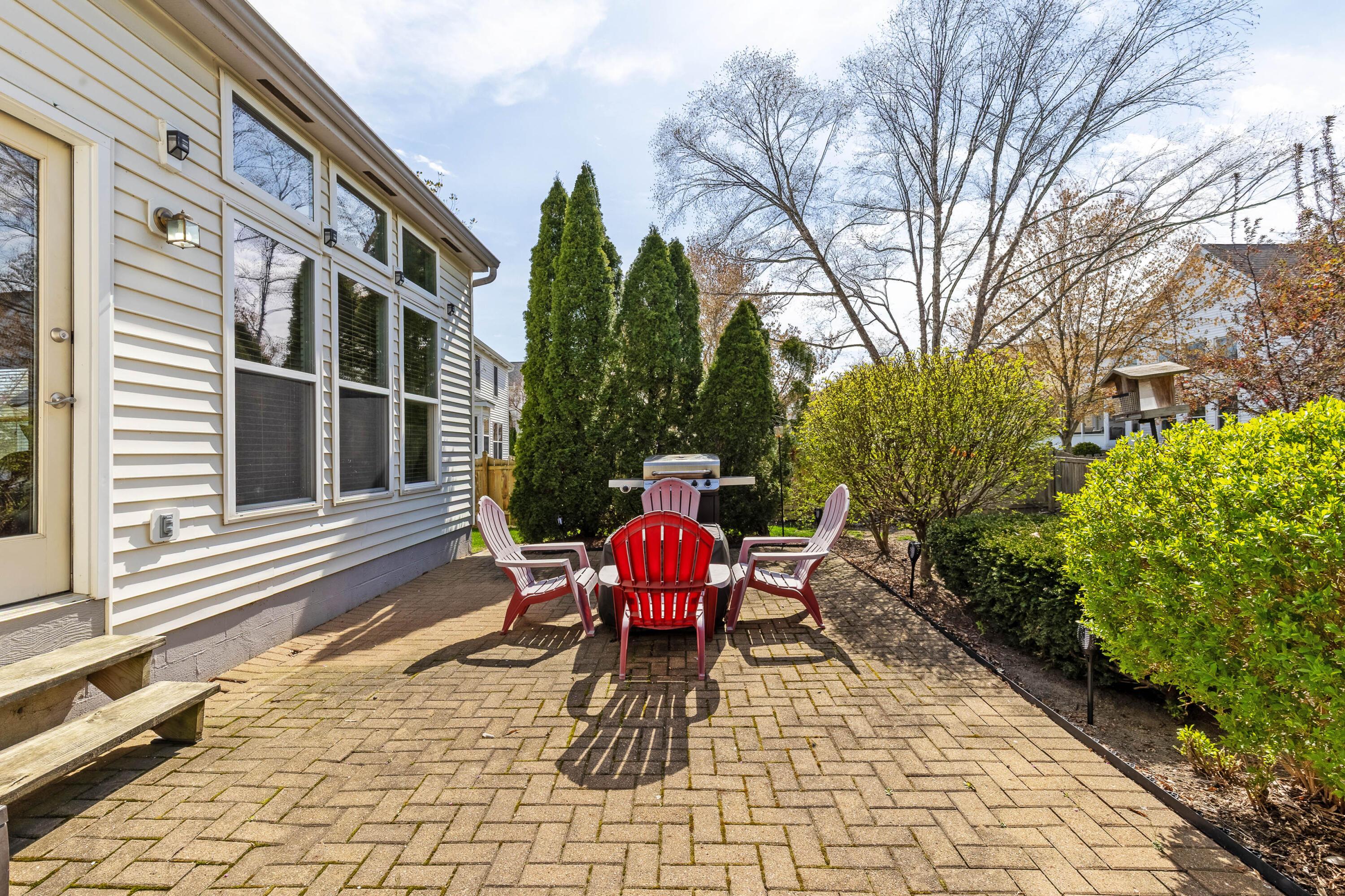 7976 Gladshire Boulevard