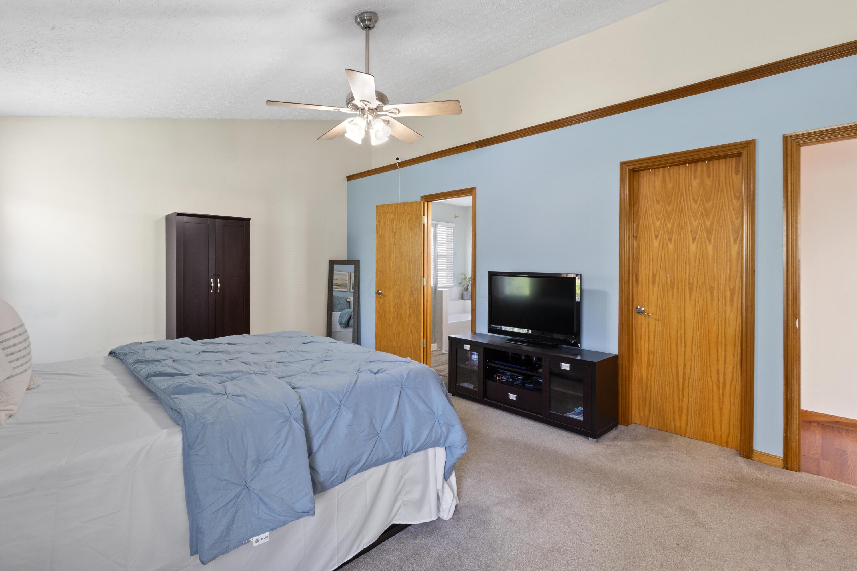 7976 Gladshire Boulevard