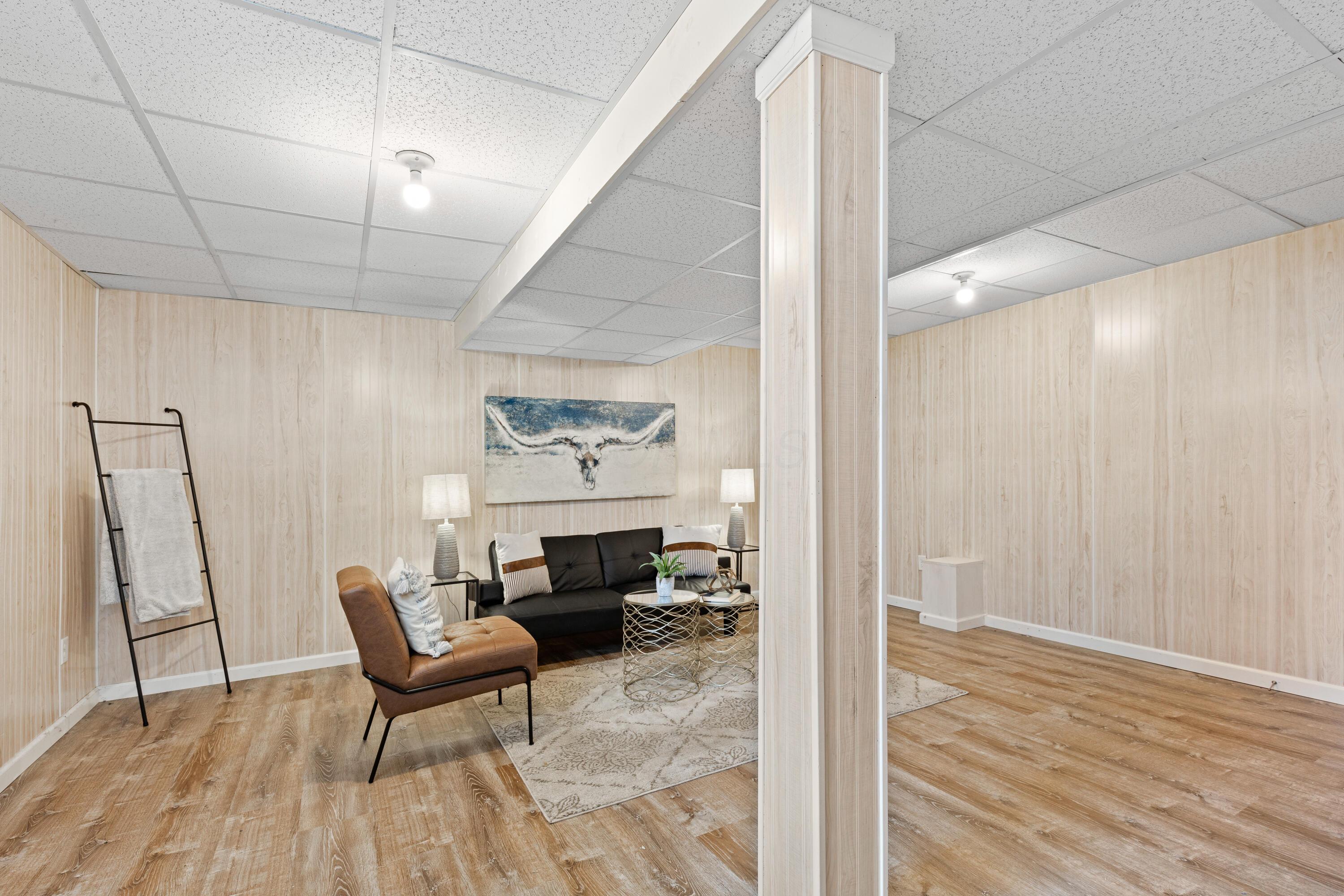 7976 Gladshire Boulevard