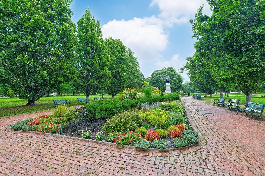 251 E Kossuth Street, Unit A