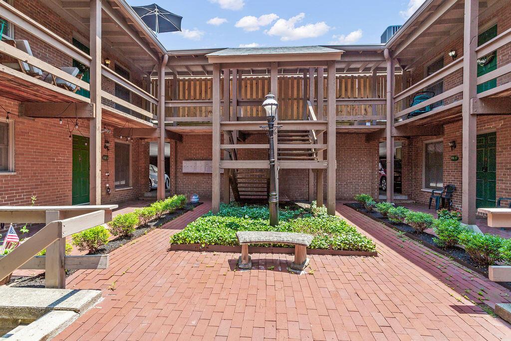 251 E Kossuth Street, Unit A