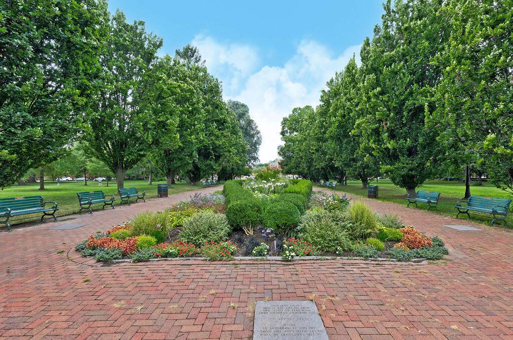 251 E Kossuth Street, Unit A