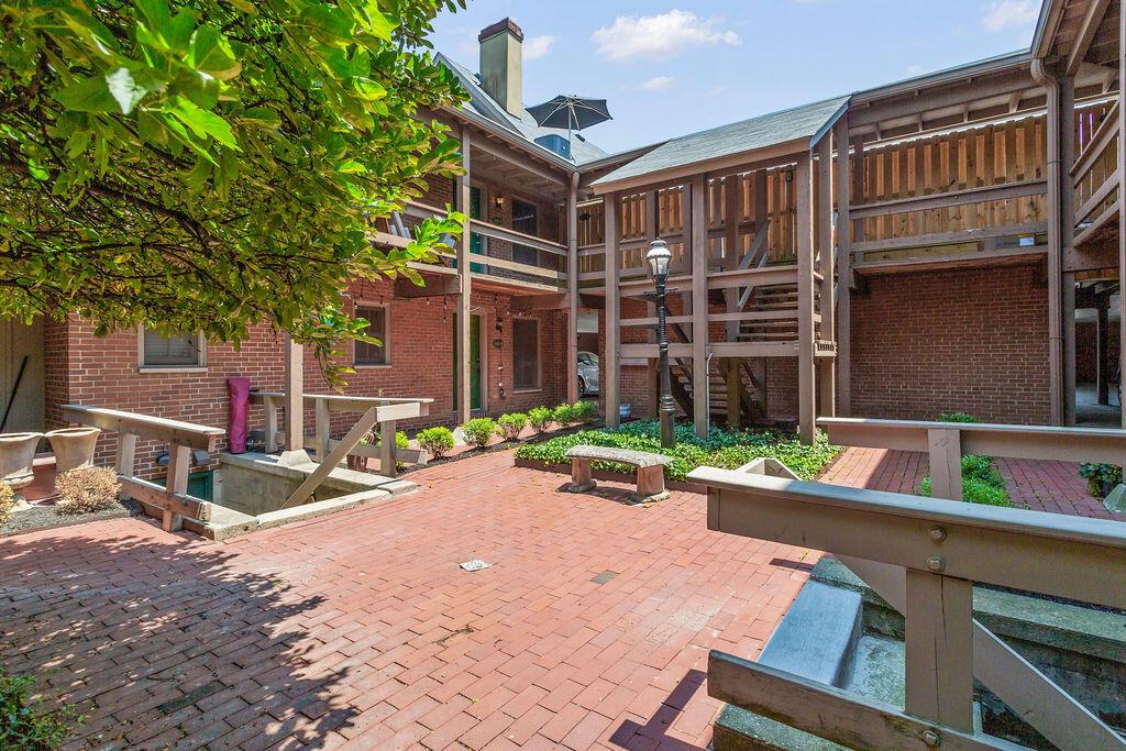 251 E Kossuth Street, Unit A