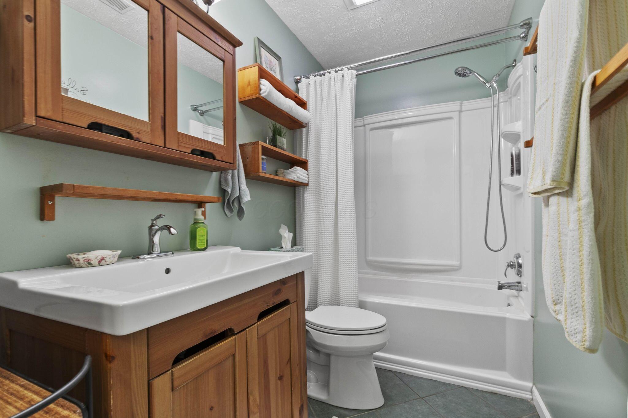 2540 Home Acre Drive, 38