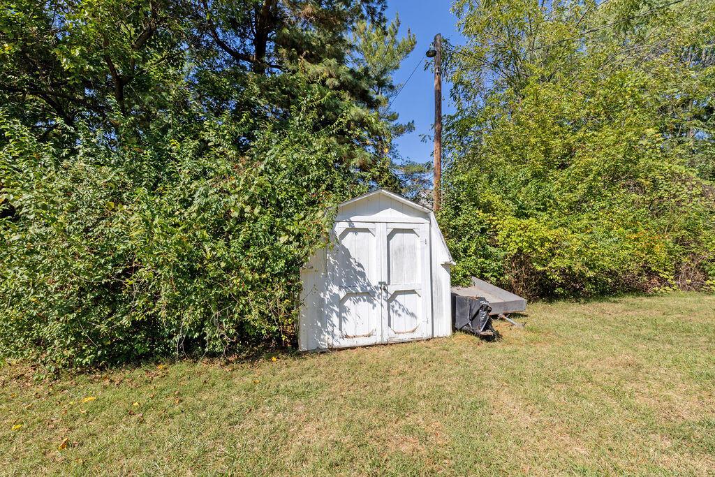 589 E College Avenue