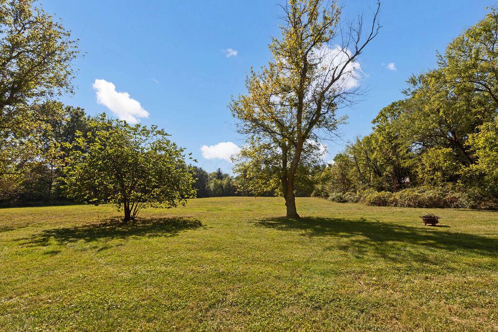 589 E College Avenue