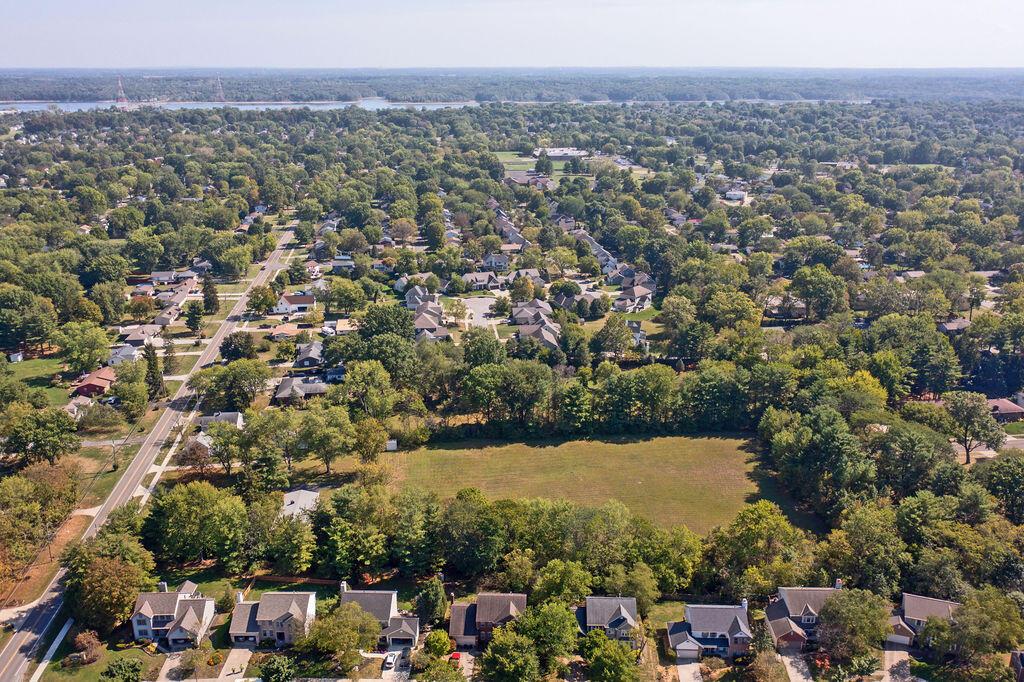 589 E College Avenue