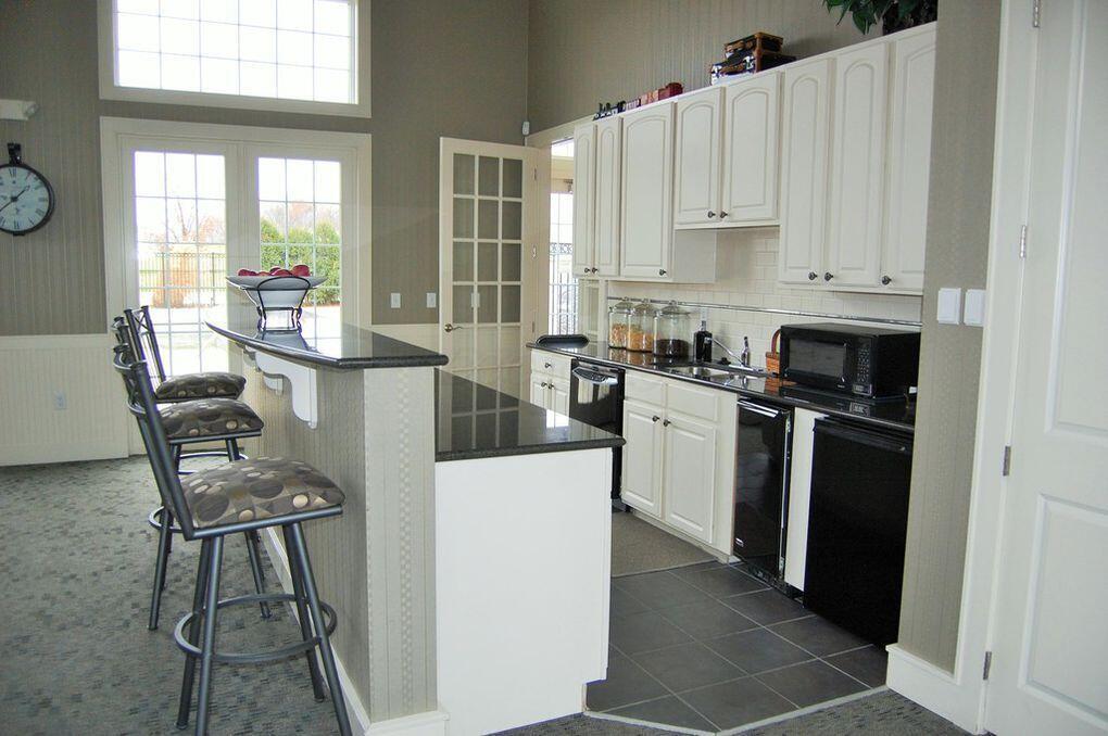 5660 Caledonia Drive