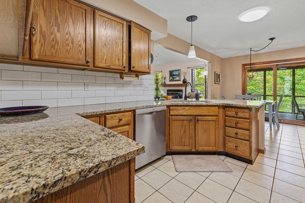 7686 Pinehill Road