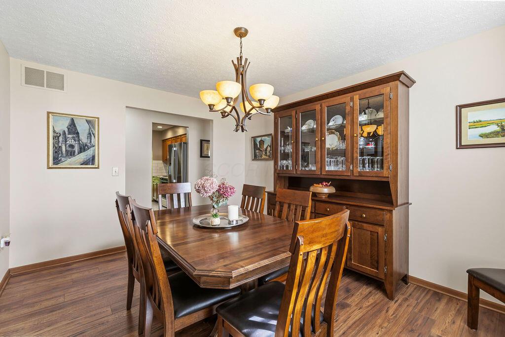 7686 Pinehill Road