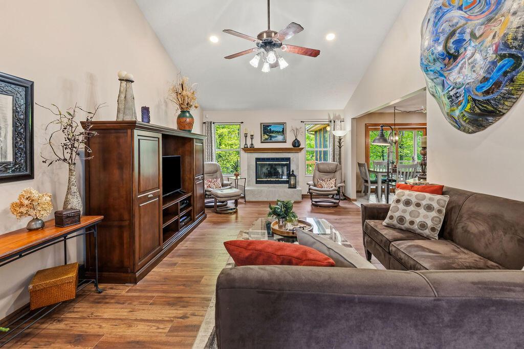 7686 Pinehill Road