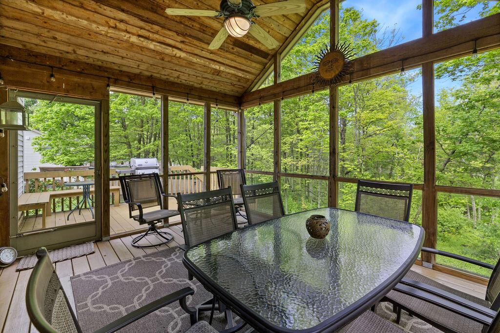 7686 Pinehill Road