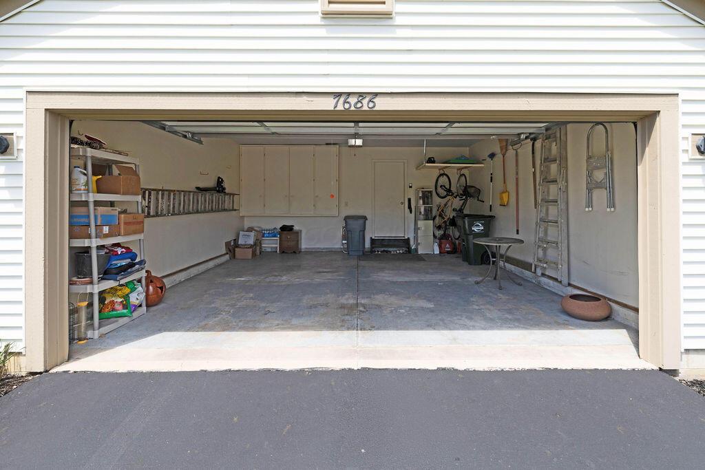 7686 Pinehill Road