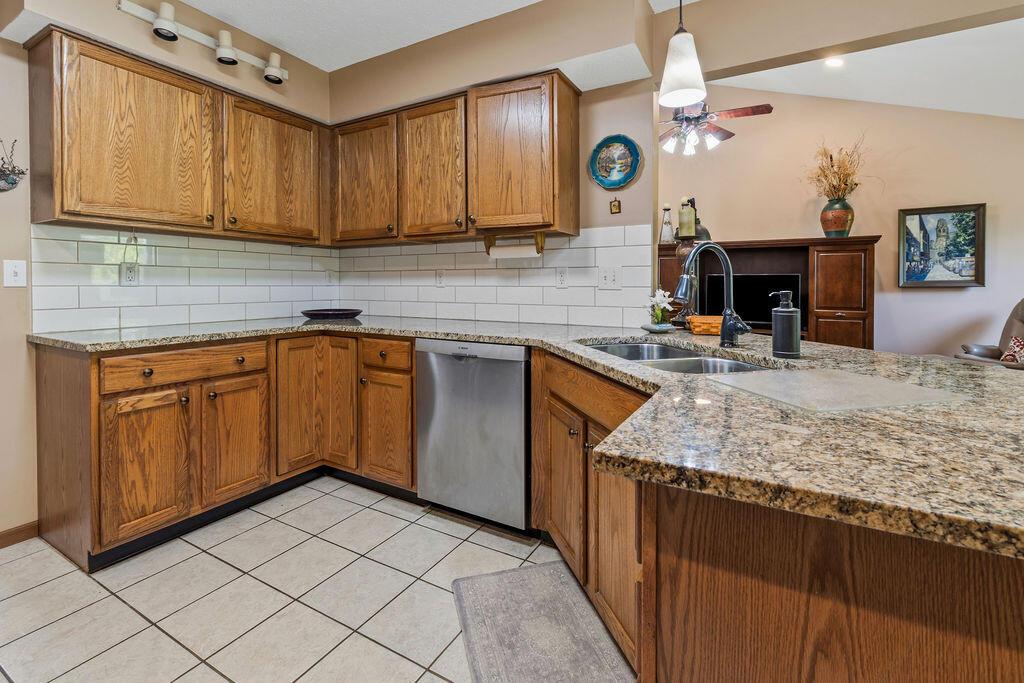 7686 Pinehill Road