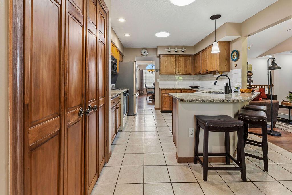 7686 Pinehill Road