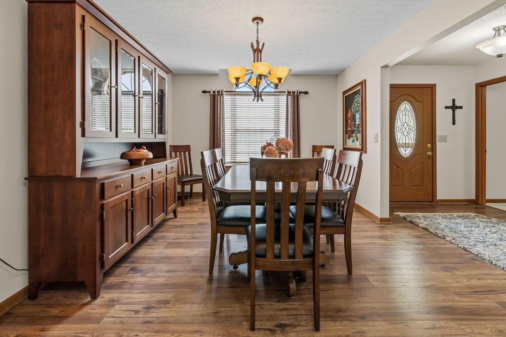 7686 Pinehill Road