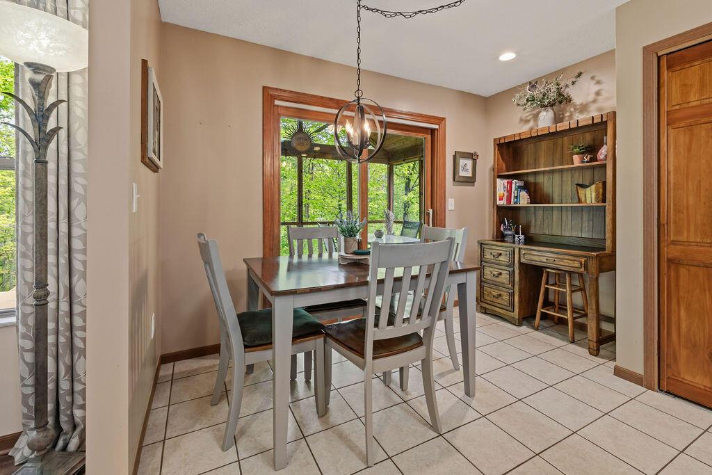 7686 Pinehill Road