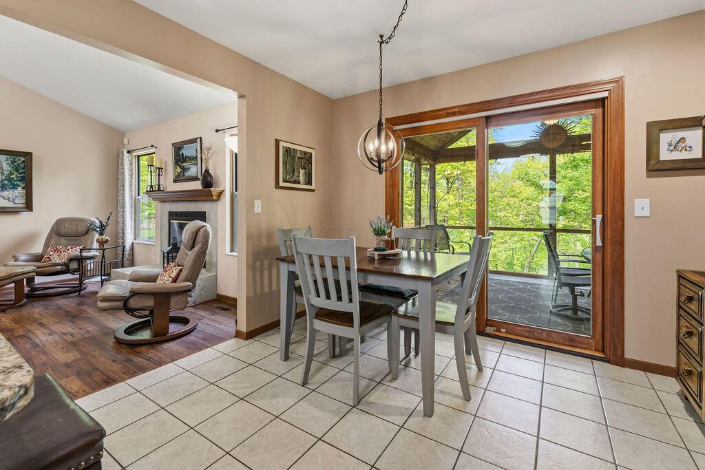 7686 Pinehill Road