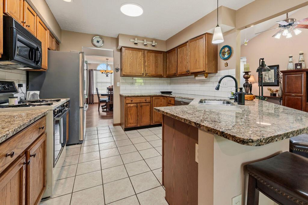 7686 Pinehill Road