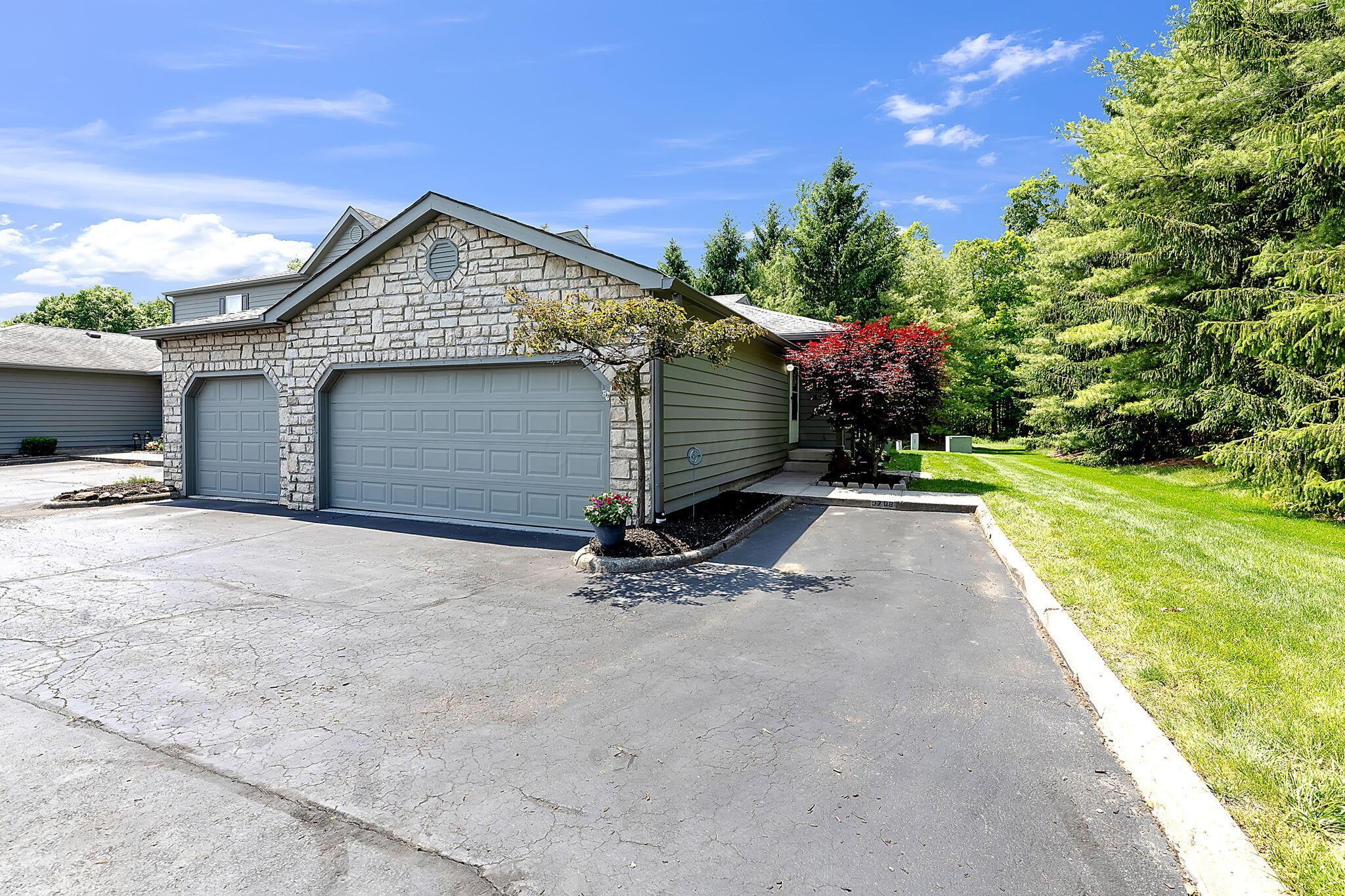 5708 Blendonbrook Lane, 102E